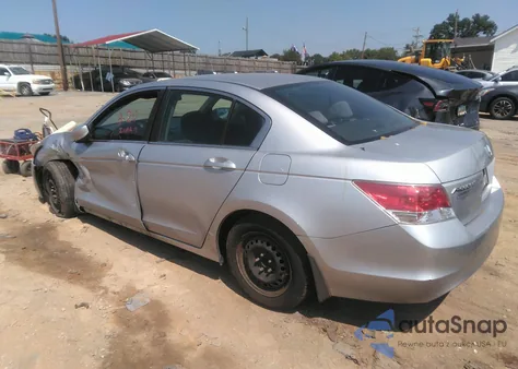 2010 Honda Accord 2.4 Lx z USA, uszkodzony, nr VIN 1HGCP2F3XAA038516